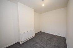 2 bed House - Mid Terrace for Rent - Photo 3