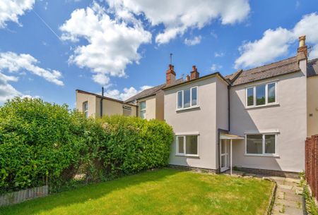 3 bedroom semi-detached house to rent - Photo 5