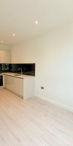 Compass House, Camberley, Surrey, GU15 - Photo 3