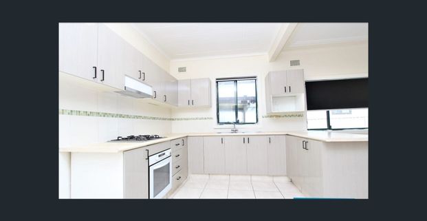 Family Home in Guildford - 4 Bed, 1 Bath - Photo 1