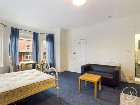 Methley View, Leeds - Photo 3