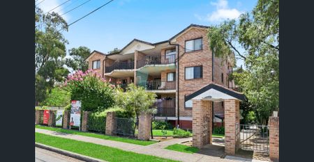 Air-Conditioned Two-Bedroom Unit with Ensuite, Gas Cook-Top and Single Garage! - Photo 5