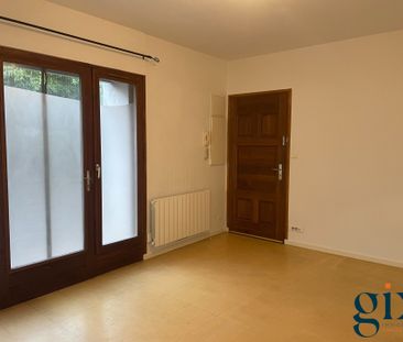 Location Appartement 2 pièces 31m² VAULNAVEYS LE HAUT 38410 - Photo 2