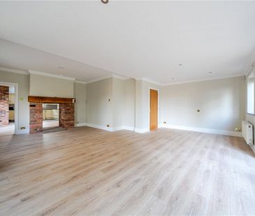 A four bedroom detached property situated within Lichfield, Staffor... - Photo 2