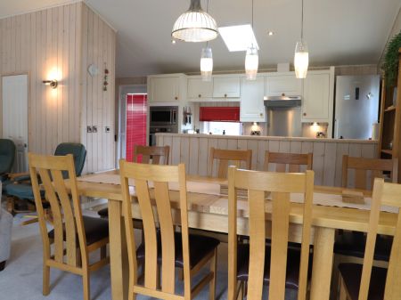 4 Bed, Lodge - Photo 2