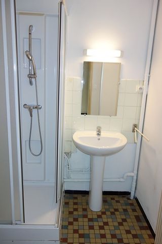 Location Appartement 2 pièces 40m² NIMES 30900 - Photo 5