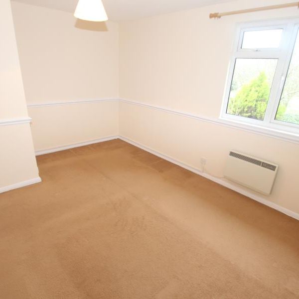 Marston Road, Woking - 2 bedrooms Property for lettings - Seymours - Photo 1