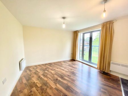 2 bedroom Flat To Let - Photo 2