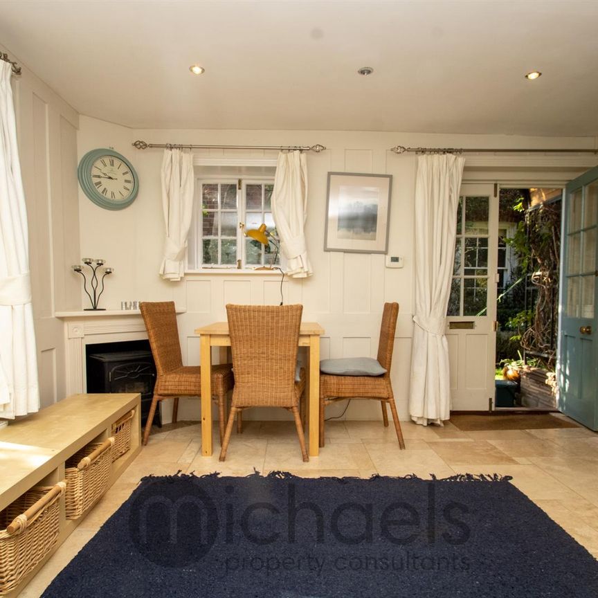 The Coach House, Broadway House Anglesea Road, Colchester, CO7 9JR - Photo 1
