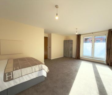 1 bedroom in a flat share to rent - Photo 3