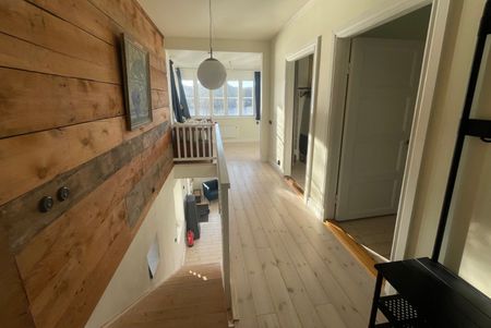 Litet hus på sjötomt för den lilla familjen - Foto 2