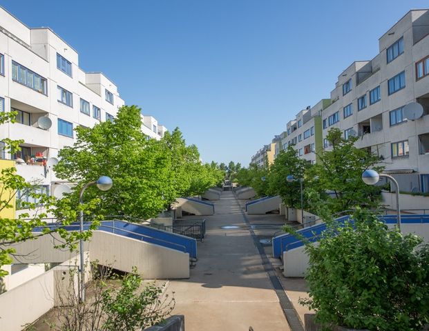 Kompakt & gemütlich, 1,5-Zimmer-Wohnung mit Balkon in Neukölln - Photo 1