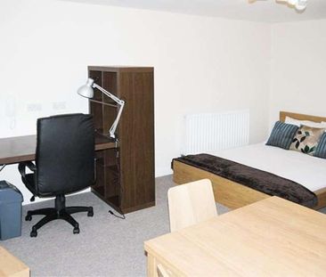 No Place Inn, North Road West, Stonehouse, PL1 - Photo 3