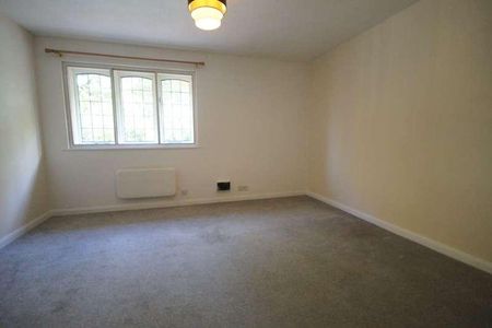 Aragon Court, Bracknell, RG12 - Photo 2