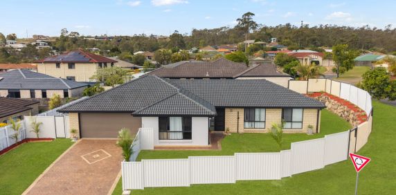Spacious, Stylish & Perfectly Positioned – Family Living at Its Best - Photo 2