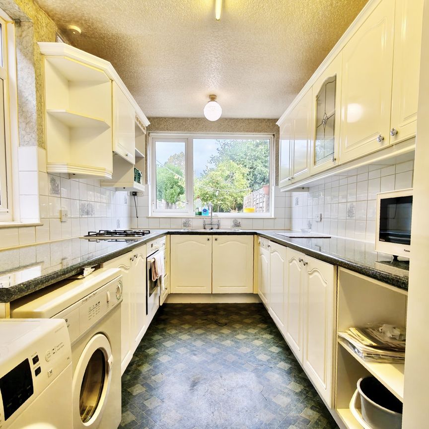 3 bedroom terraced house to rent - Photo 1