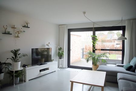 Gelijkvloers appartement met tuintje, carport en buitenberging – Zandhoven - Foto 4