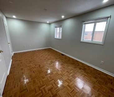 For Lease - 102 Lucena Crescent, Vaughan, Ontario - Photo 4