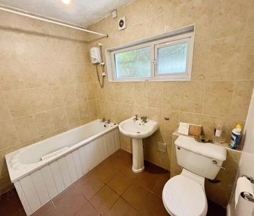 21 Ridgeway Street, Lisburn, BT28 1BY - Photo 3