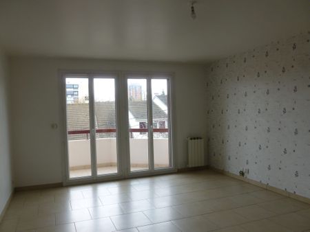 TINQUEUX – Appartement T3 de 75.43 m2 avec balcon et garage, disponible de suite. - Photo 2