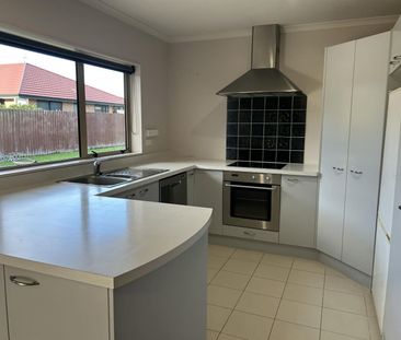 Hurry to Halswell- for January Move In - Photo 3