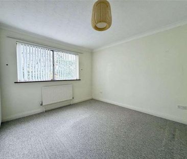 The Avenue, Poole, Dorset, BH13 - Photo 3