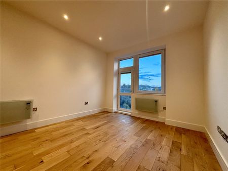 Bartley Way, Hook, Hampshire, RG27 - Photo 5