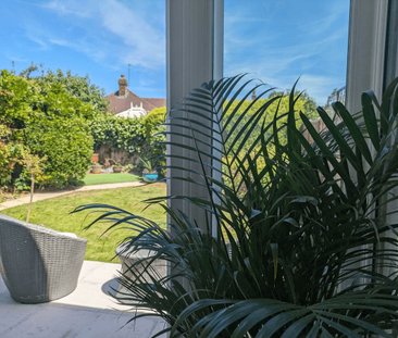 Riverview Road, Epsom, KT19 - Photo 1 | Rentumo