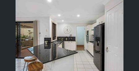 Well-Presented Family Home in a Prime Erina Location - Photo 3