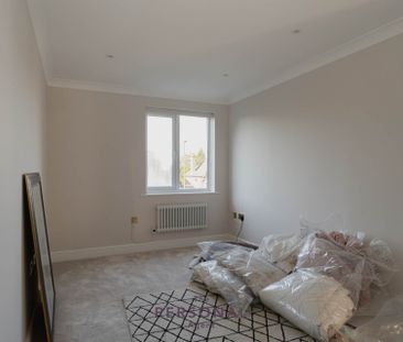 Alexandra Road, Epsom - Photo 2