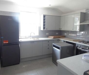 2 Bed Maisonette, Balfour Road, SE25 - Photo 2