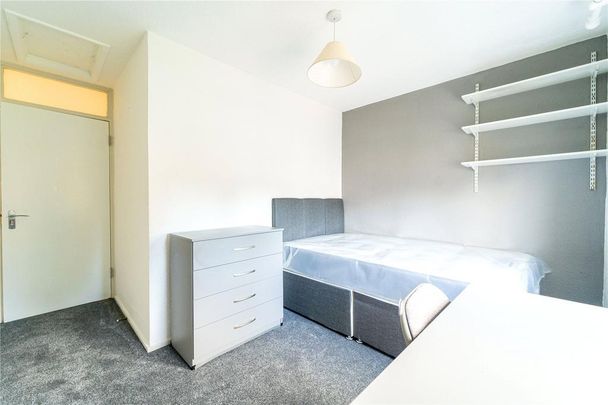 4 bedroom terraced house to rent - Photo 1