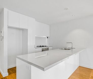 Modern apartment displaying both style and space! - Photo 4
