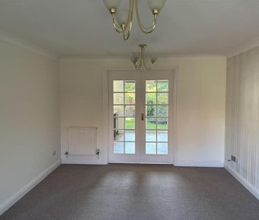 4 bedroom detached house to rent - Photo 3