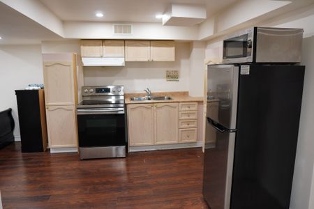 For Lease - 128 Braebrook Drive Unit# Bsmt, Whitby, Ontario - Photo 2