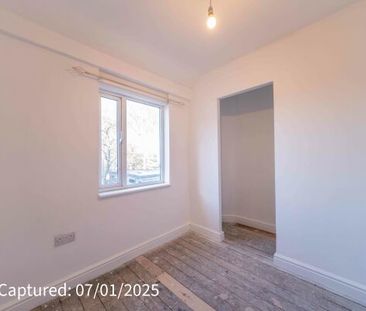 45, Burlington Avenue - Photo 5