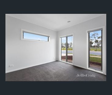 Beautiful Home in Kingsfield Estate - Photo 1