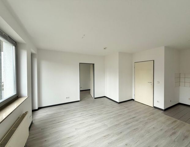 Helle 2-Zimmer-Wohnung mit Balkon in zentrumsnaher Lage - Foto 1