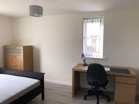 2 bedroom flat to rent - Photo 4