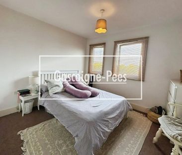 Beggawood, RG22 - Photo 2