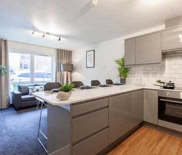 1 bedroom in a flat share to rent - Photo 1