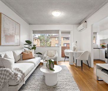 Beautifully Presented 1 Bedroom Apartment - Photo 2