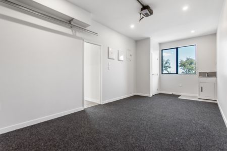 Modern Luxury in the Heart of Ellerslie - Photo 4