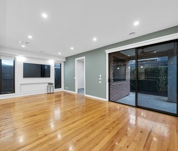 A Luxurious Family Haven You'll Love Coming Home To! - Photo 6