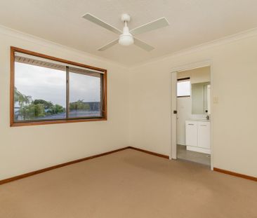 Large Family House In Blue Chip Location - Photo 2