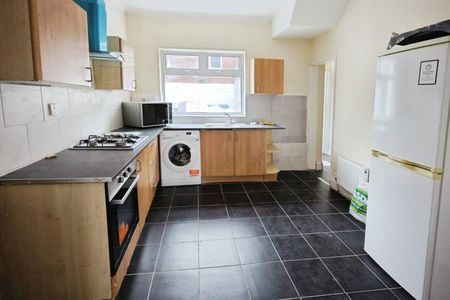 2 bedroom House To Let - Photo 4