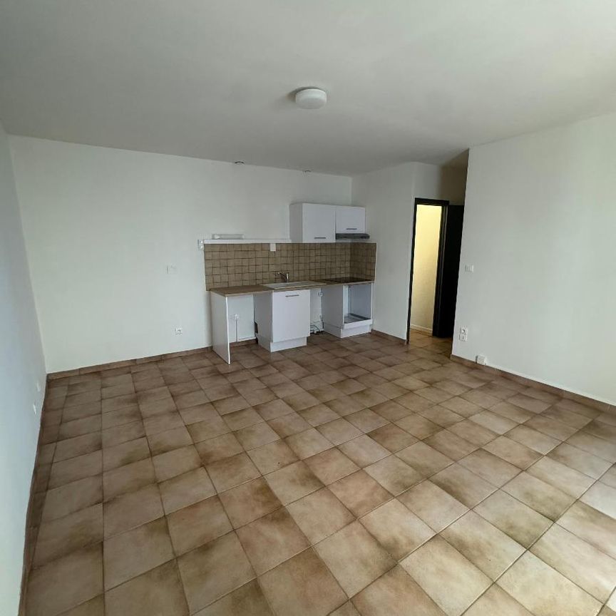 Location Appartement 2 pièces 37m² BEDARIEUX 34600 - Photo 1