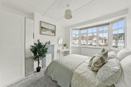 1 bedroom in a house share to rent - Photo 4