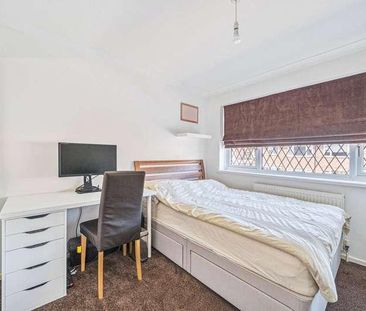 Walnut Tree Road, Shepperton, Surrey, TW17 - Photo 3