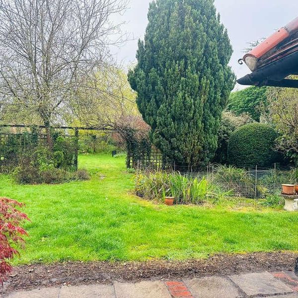 Britwell Road, Burnham, SL1 - Photo 1